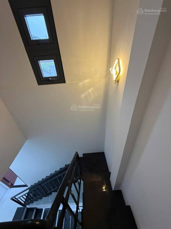 Hot, bán gấp nhà đẹp 3 tầng miếu bình đông, 45m2, hẻm xe hơi thông, 3 phòng ngủ, chỉ nhỉnh 4 tỷ.