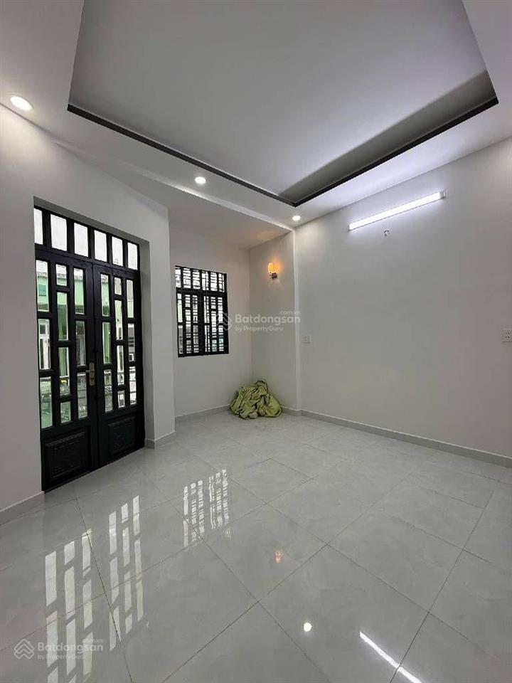 Hot, bán gấp nhà đẹp 3 tầng miếu bình đông, 45m2, hẻm xe hơi thông, 3 phòng ngủ, chỉ nhỉnh 4 tỷ.