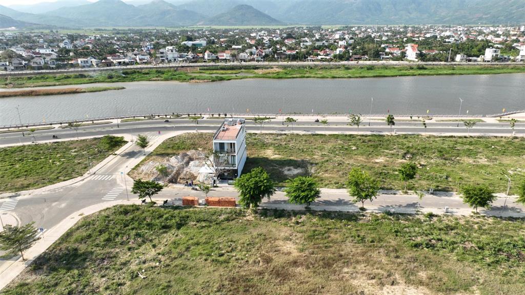 Bán đất nền dự án tại kđt nam sông cái, 126  132  300m2  giá rẻ mà nhiều tiện ích  0926 895 ***