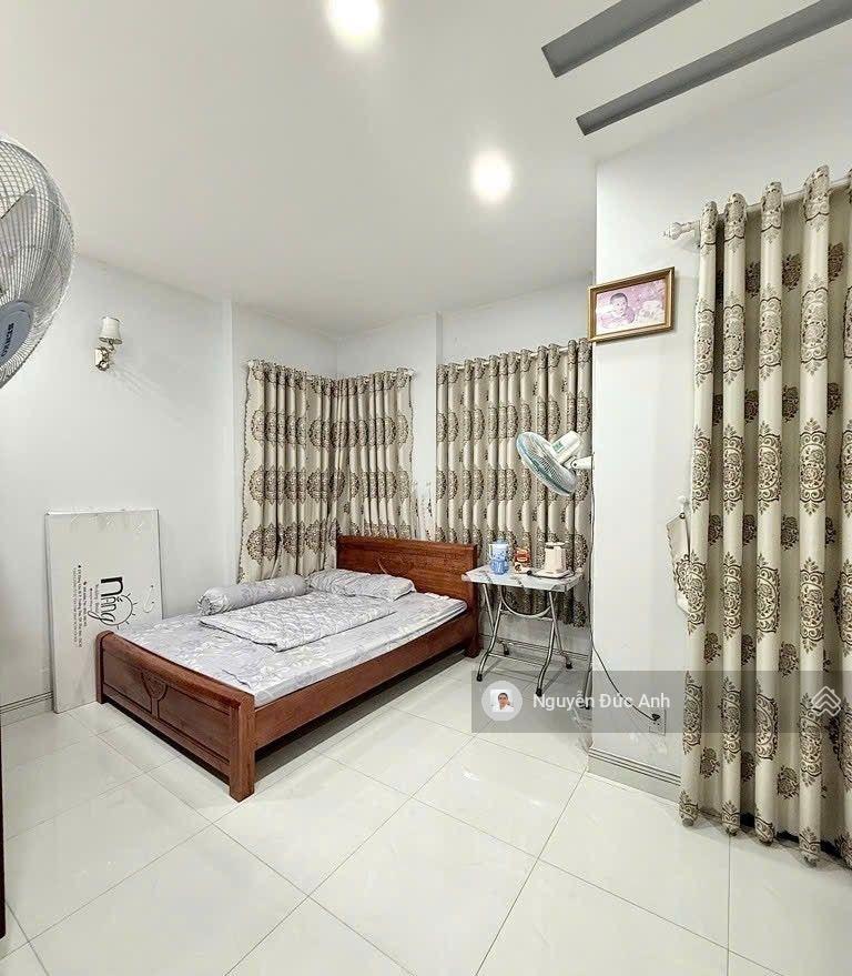 Bán đất 1/ ngắn đường xe tải thông, sẵn nhà shr vuông đẹp, ngang tới 7m, chủ xây đúc cứng cáp 3tầng
