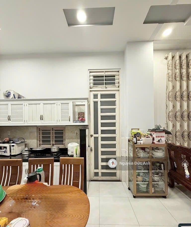 Bán đất 1/ ngắn đường xe tải thông, sẵn nhà shr vuông đẹp, ngang tới 7m, chủ xây đúc cứng cáp 3tầng