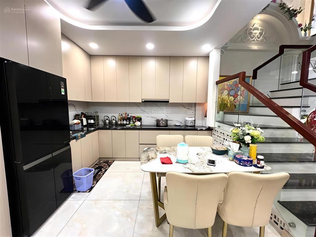 Bán nhà mới hxh gò vấp, chủ xây ở rất kỹ 5 tầng ô tô ngủ nhà khu phân lô 4.5x15.5m gần emart gò vấp