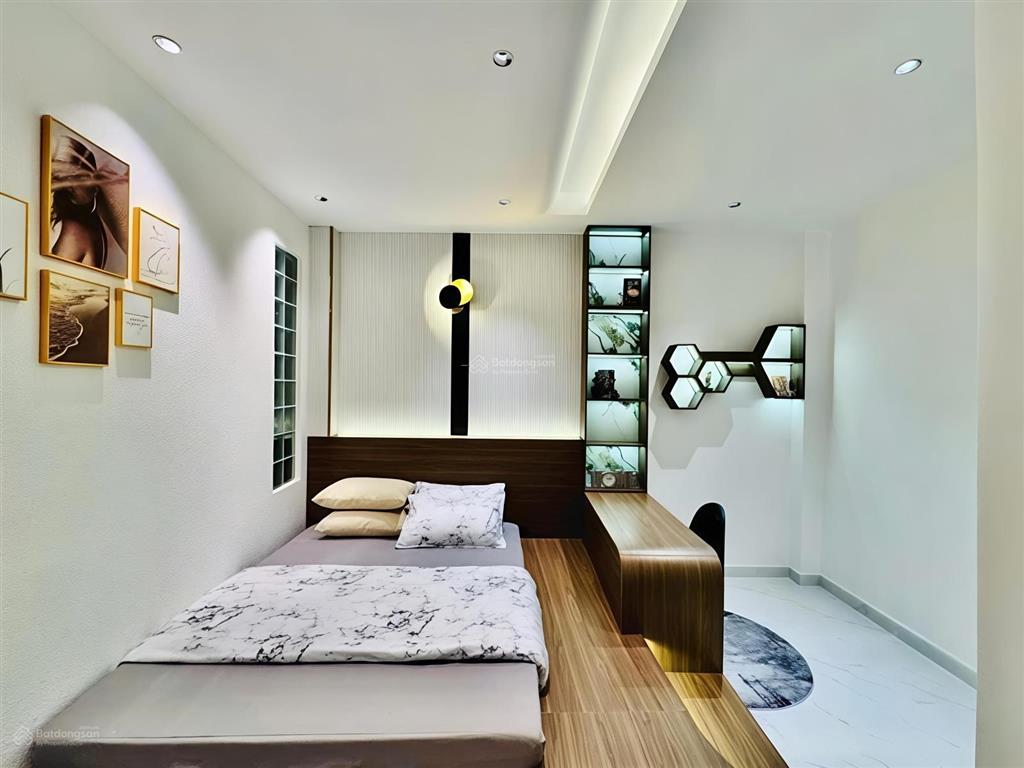 Bán nhà căn góc xây mới 5tầng hiện đại, có thang máy, gara ôtô ngủ nhà  giáp bình thạnh, phú nhuận
