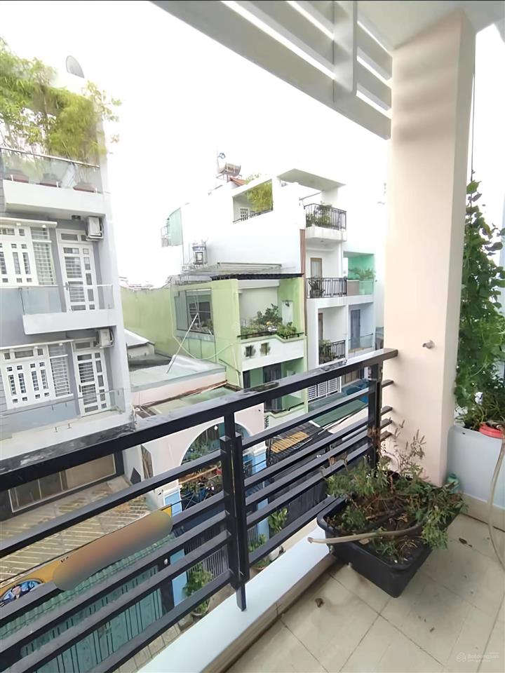 Bán nhà chính chủ xây ở cứng cáp 5 tầng gara ôtô, hẻm xe tải thông bàn cờ, gần cv làng hoa gò vấp