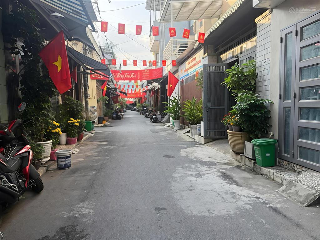 Bán nhà chính chủ xây ở cứng cáp 5 tầng gara ôtô, hẻm xe tải thông bàn cờ, gần cv làng hoa gò vấp