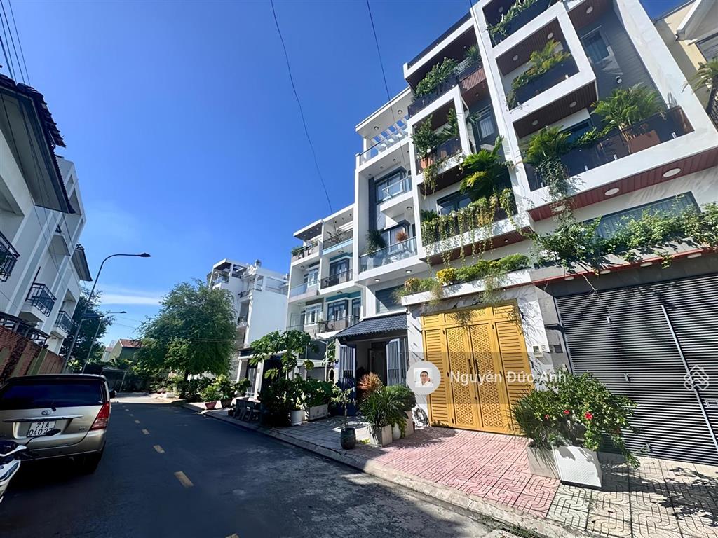 Hxh khu phân lô đường 10m, shr vuông vức 75m2, chủ xây ở tâm huyết 5 tầng có gara ôtô + ô thang máy