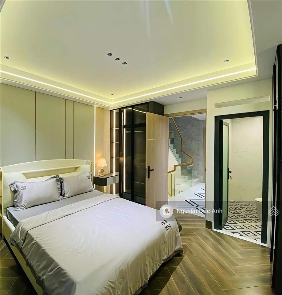 Hẻm xe tải gần cv làng hoa, xe hơi 7 chỗ ngủ nhà, xây mới 5tầng có gara ôtô, full nội thất cao cấp
