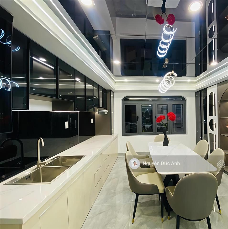 Hẻm xe tải gần cv làng hoa, xe hơi 7 chỗ ngủ nhà, xây mới 5tầng có gara ôtô, full nội thất cao cấp