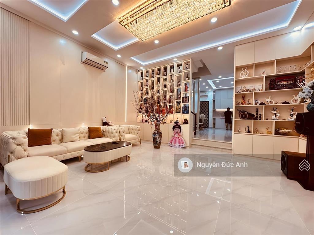 (6m*18m) btct 4tầng 5pn master, 1sẹc xe tải thông, 3căn ra mt, chủ xây ở nội thất thang máy cao cấp