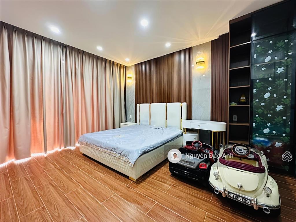 (6m*18m) btct 4tầng 5pn master, 1sẹc xe tải thông, 3căn ra mt, chủ xây ở nội thất thang máy cao cấp