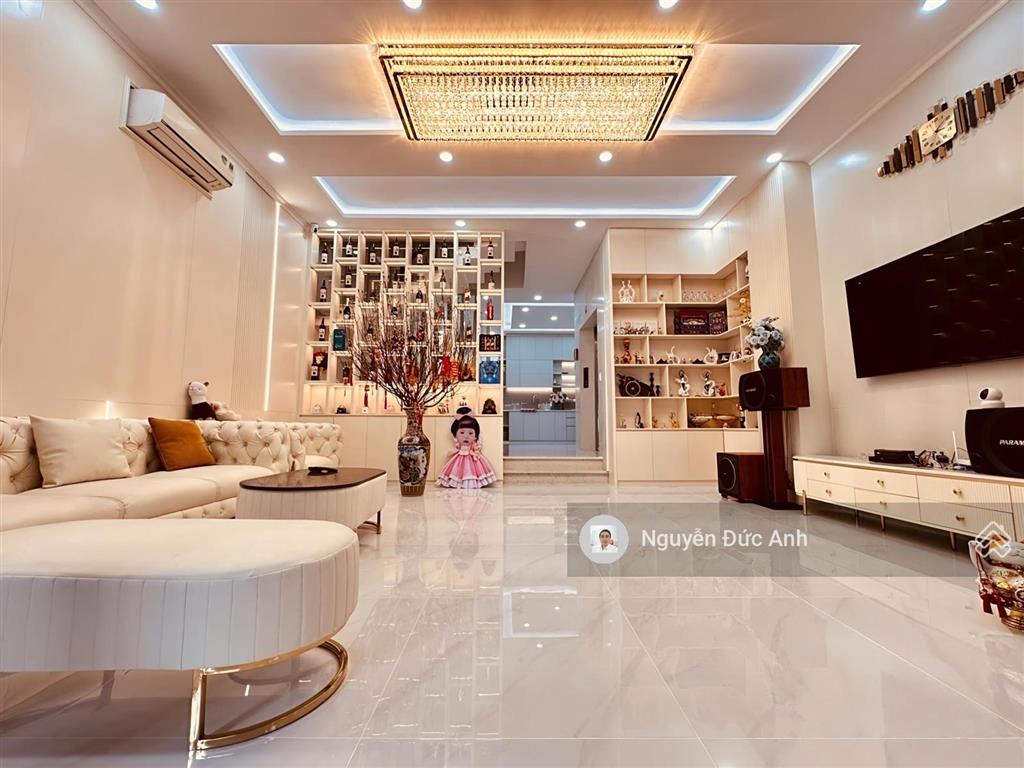 (6m*18m) btct 4tầng 5pn master, 1sẹc xe tải thông, 3căn ra mt, chủ xây ở nội thất thang máy cao cấp