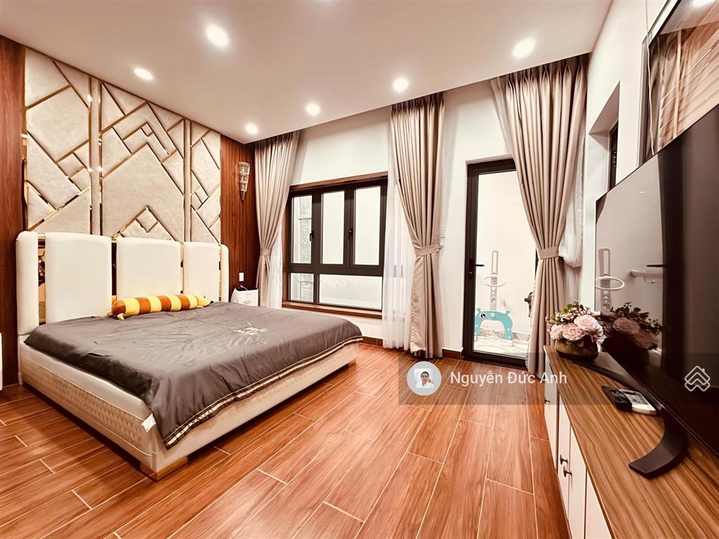 (6m*18m) btct 4tầng 5pn master, 1sẹc xe tải thông, 3căn ra mt, chủ xây ở nội thất thang máy cao cấp