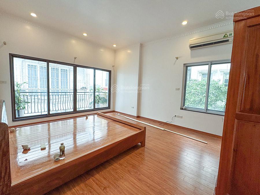 Cho thuê nhà riêng 4 pn rộng rãi tại tây hồ