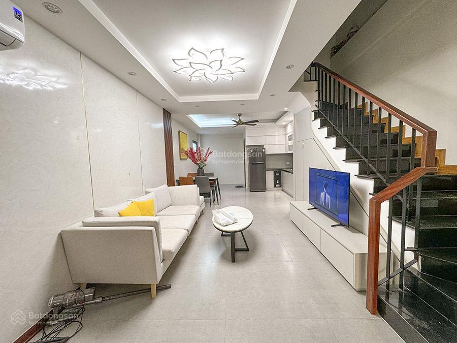 Cho thuê nhà riêng 4pn tại đặng thai mai, tây hồ