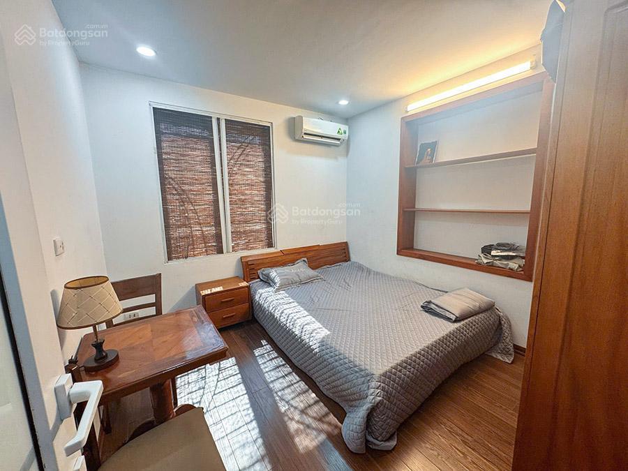 Cho thuê nhà riêng 3pn tại tứ liên, có gara ô tô và sân trước