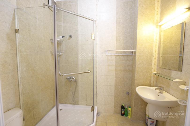 Cho thuê nhà riêng 3pn tại tứ liên, có gara ô tô và sân trước