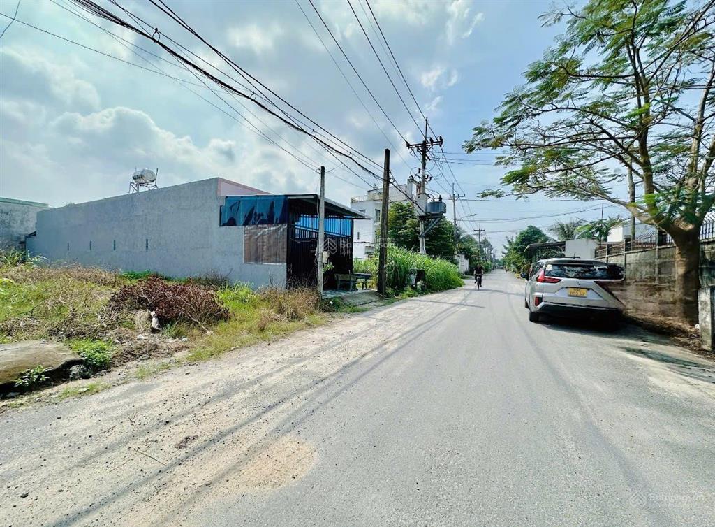 Đất vườn thổ cư  bề ngang lớn 2 mặt tiền ngay trung tâm củ chi  tân an hội  khu vip giá mềm