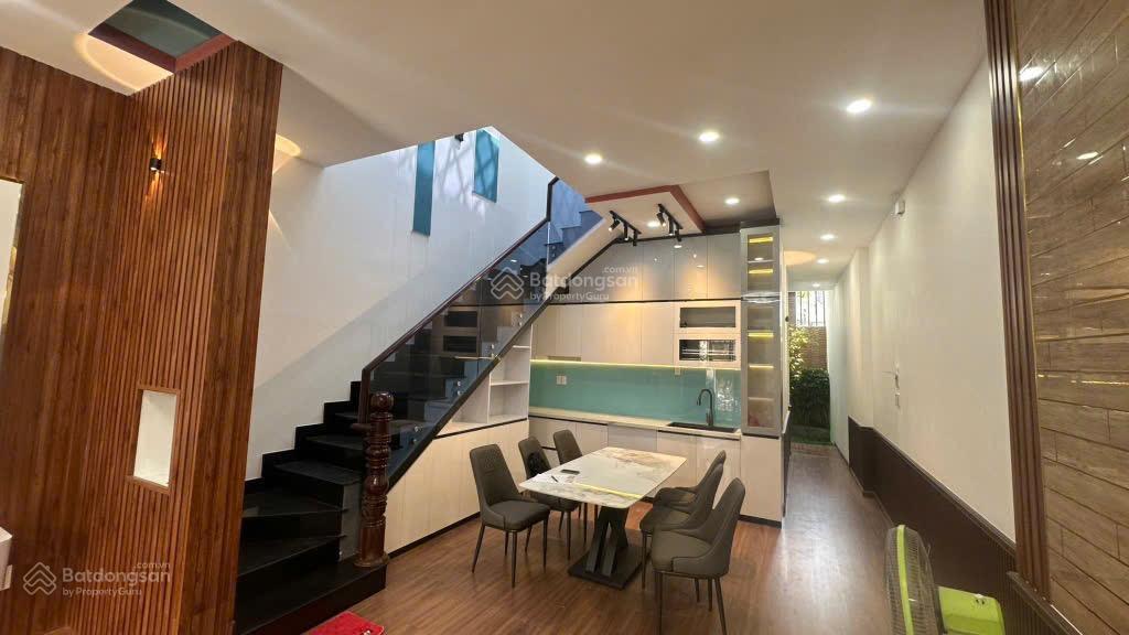 Gần 100m2 nhỉnh 6 tỷ nhà mới đẹp  hẻm ô tô sát bên gò vấp