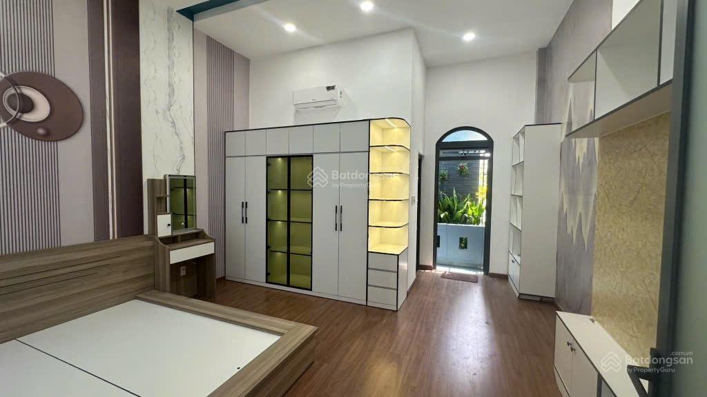 Gần 100m2 nhỉnh 6 tỷ nhà mới đẹp  hẻm ô tô sát bên gò vấp