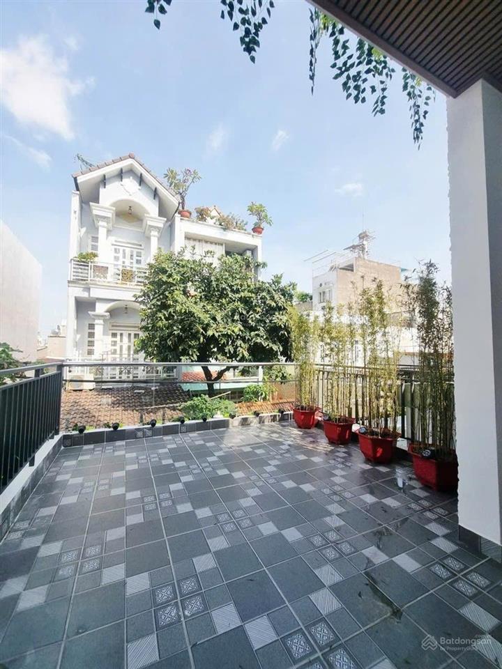 Nhà đẹp kiên cố hẻm xe hơi ngay công viên gần hiệp thành city