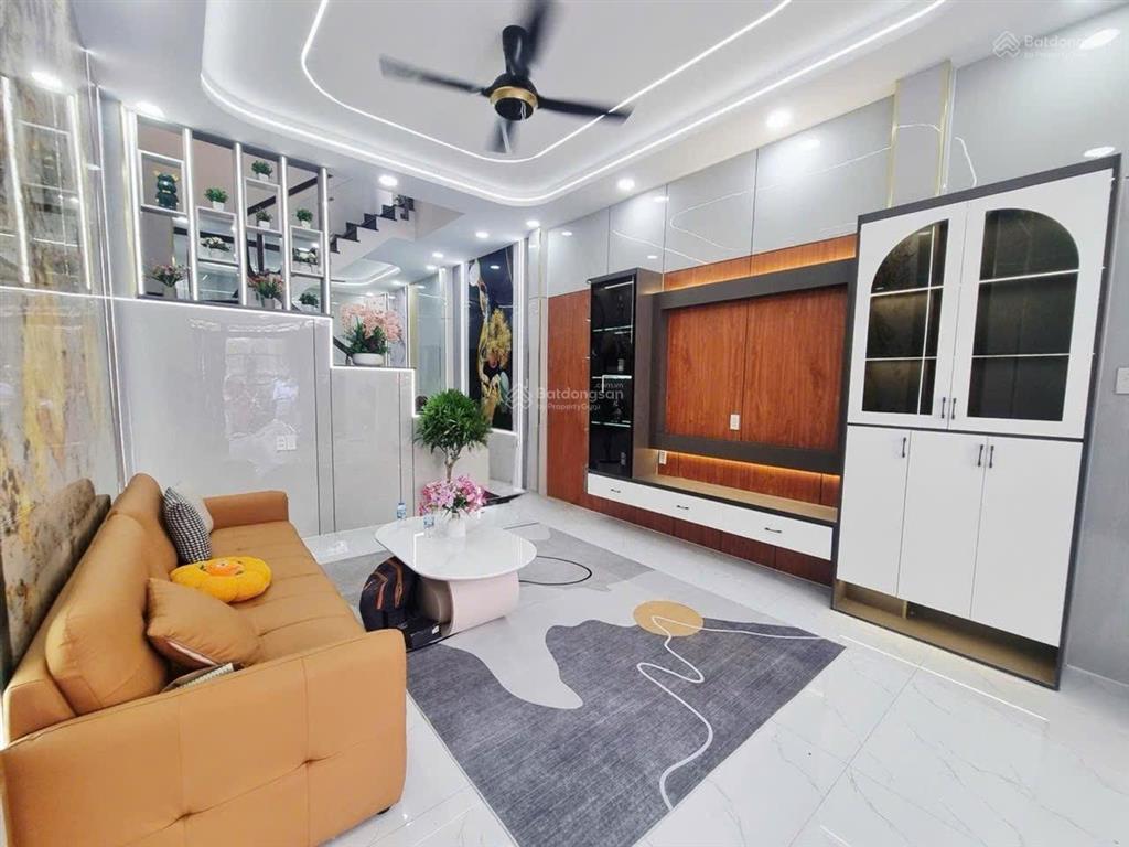 Nhà đẹp kiên cố hẻm xe hơi ngay công viên gần hiệp thành city