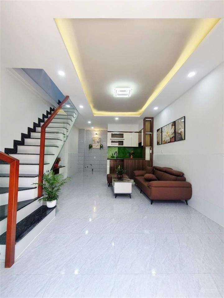 Nhà đẹp 40m2 nhỉnh 3 tỷ  hẻm an ninh  sát bên gò vấp