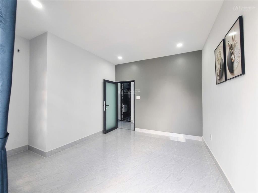 Nhà đẹp 40m2 nhỉnh 3 tỷ  hẻm an ninh  sát bên gò vấp