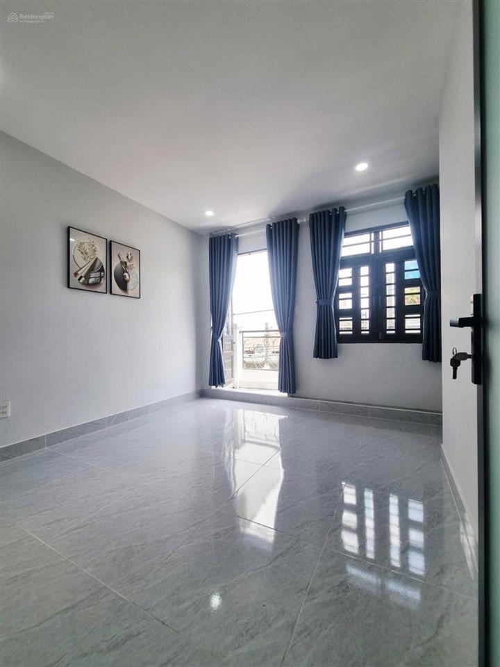 Nhà đẹp 40m2 nhỉnh 3 tỷ  hẻm an ninh  sát bên gò vấp