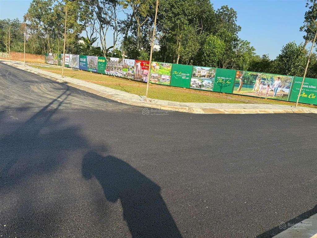 Đất nằm ở lõi đô thị hòa lạc, sát khu tđc vai réo, dân cư đông đúc, nhu cầu thật, gần đhqg, metro