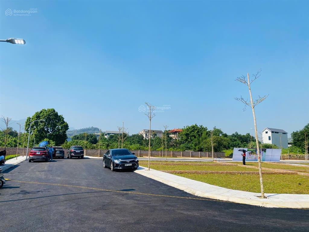 Đất nằm ở lõi đô thị hòa lạc, sát khu tđc vai réo, dân cư đông đúc, nhu cầu thật, gần đhqg, metro