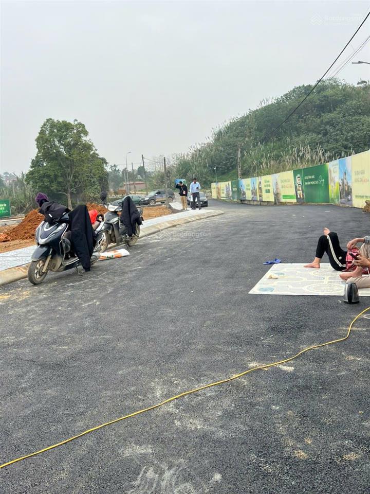 Đất hơn 2 tỷ  hàng hiếm hòa lạc còn sót lại  sát ql21a  metro  dân cư đông đúc