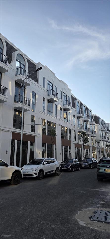 Bán nhanh suất ngoại giao 67,5m² xây 4 tầng gần công viên giá chỉ 4,8 tỷ thanh toán 50% nhận nhà