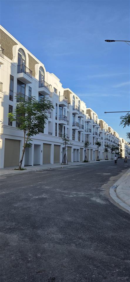 Bán nhanh suất ngoại giao 67,5m² xây 4 tầng gần công viên giá chỉ 4,8 tỷ thanh toán 50% nhận nhà