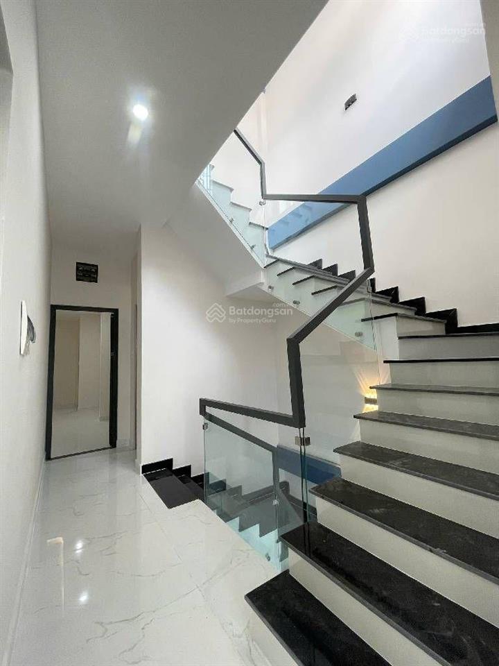 Nhà h.iếm  6x20 mặt tiền khu dân cư dưới 14 t.ỷ không nhiều