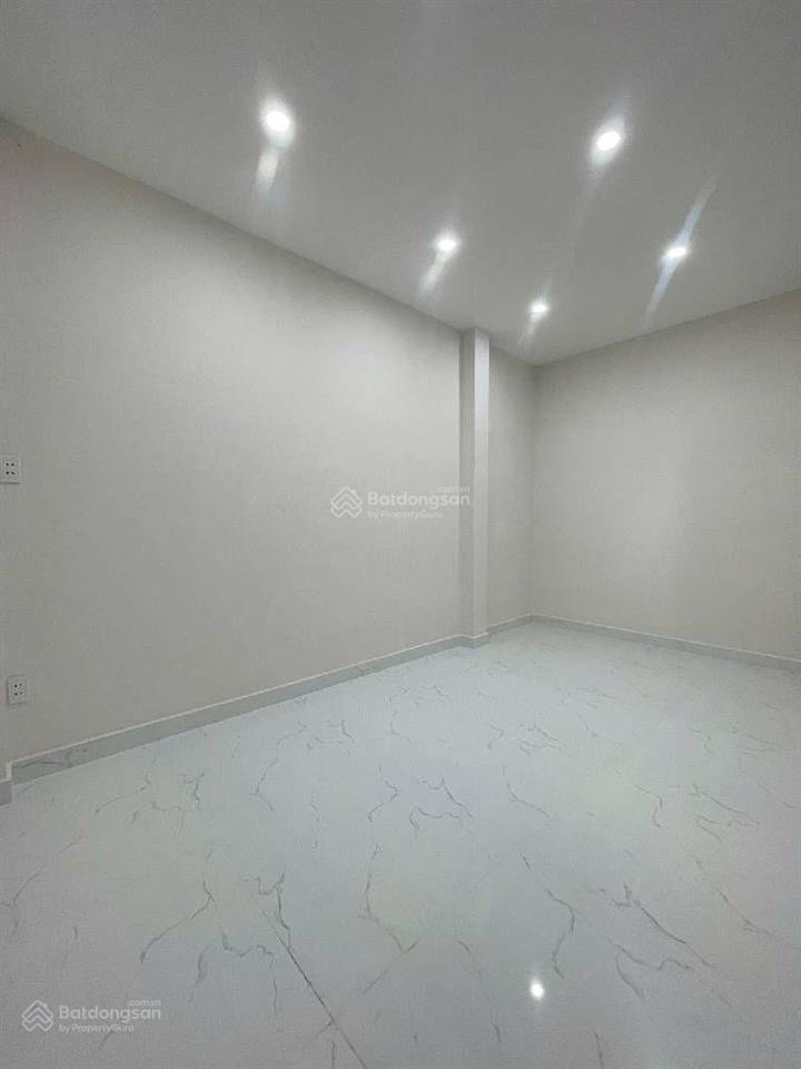 Nhà h.iếm  6x20 mặt tiền khu dân cư dưới 14 t.ỷ không nhiều