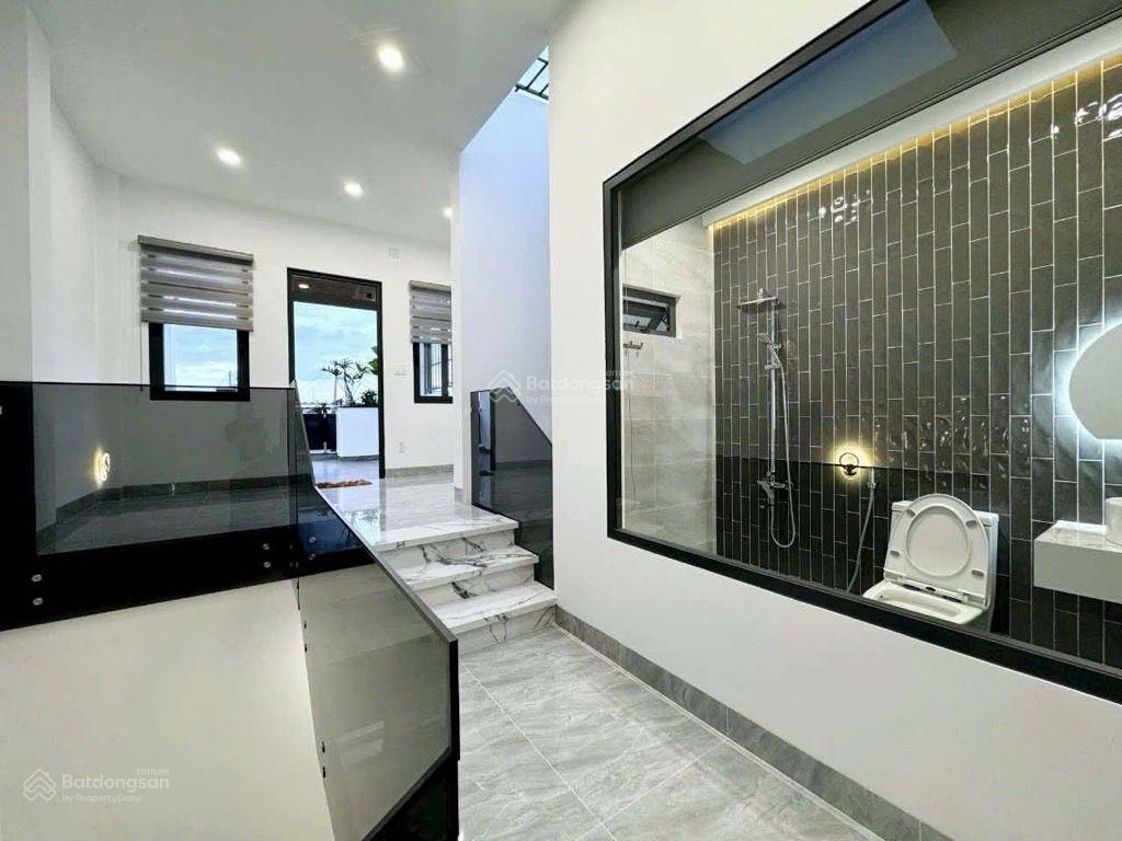 Nhà 3 tầng võ thị nhờ  q7  72m nở hậu, tặng nội thất