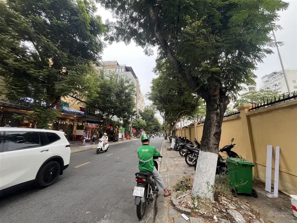 Bán nhanh cặp đất lê quang đạo tặng nhà 5 tầng đang khai thác 165m2 ngang 9m cực hiếm. giá đầu tư