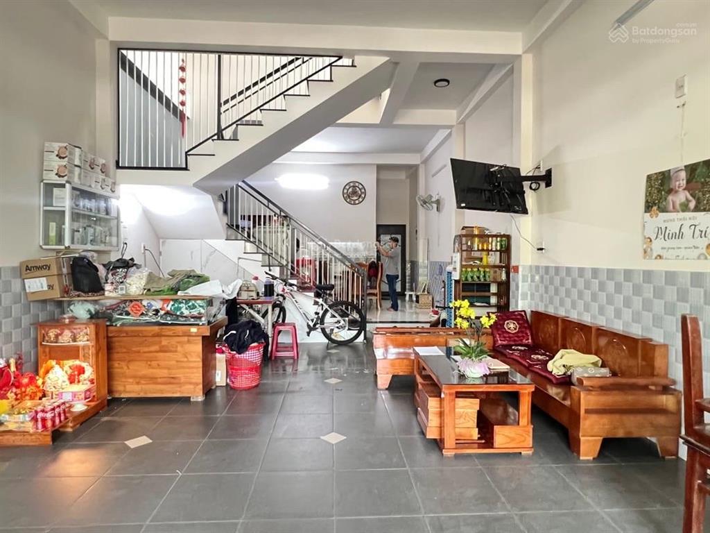 Giảm tiếp 600tr bán nhanh nhà 2 tầng đối diện công viên trung tâm hải châu. giá cực tốt