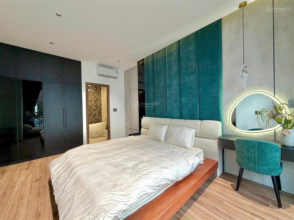 Cho thuê nhà 3,5 tầng mới tinh view biển nguyễn tất thành bãi tắm trước mặt.  sớm có ưu đãi