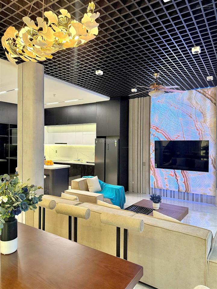 Cho thuê nhà 3,5 tầng mới tinh view biển nguyễn tất thành bãi tắm trước mặt.  sớm có ưu đãi