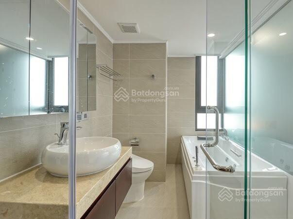 Chủ nhà gửi bán căn hộ 02 ngủ 78m2 view thành phố bàn giao full nội thất