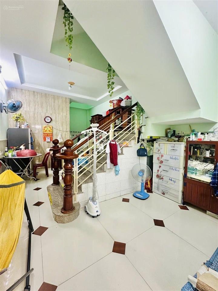 Nhà chủ ngộp bán gấp  hoà bình  quận 11  giảm sâu hơn 2 tỷ