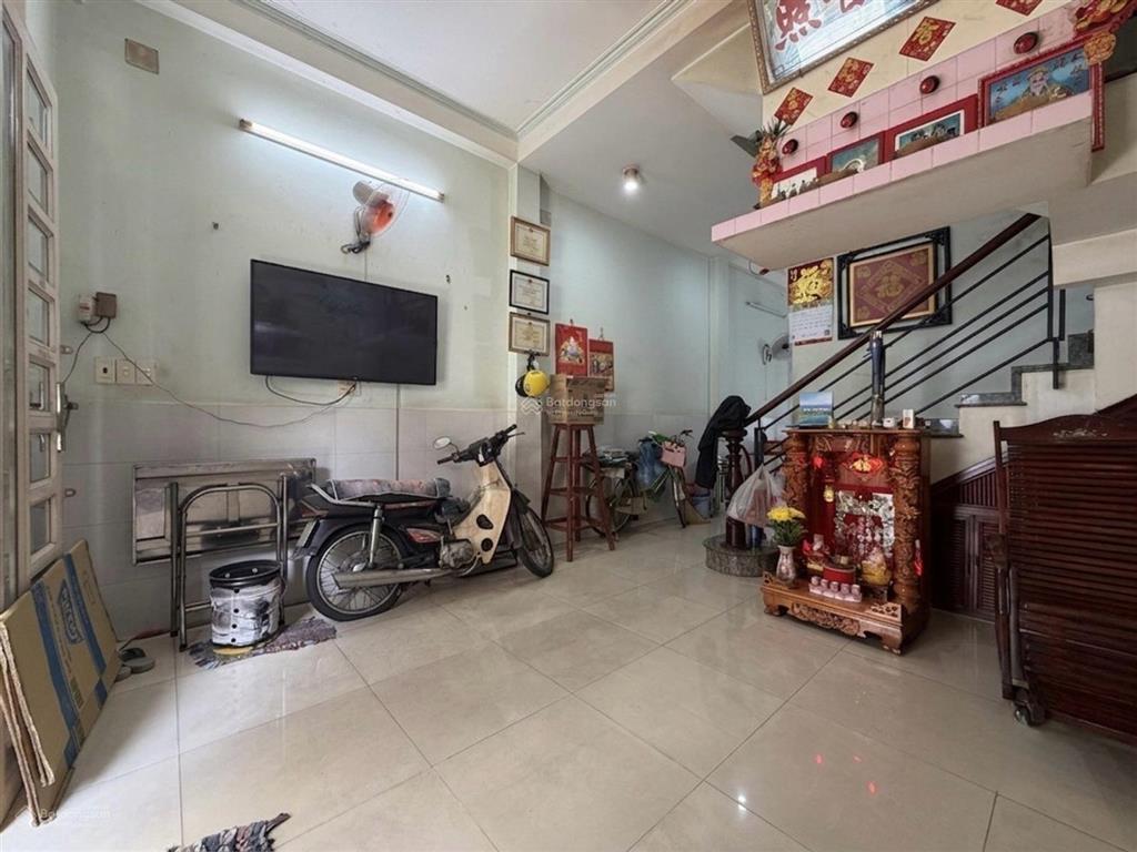Bán nhà riêng 4pn, 3wc, 40m2, 8,8 tỷ tại thái phiên, p 9, q11, tp. hcm