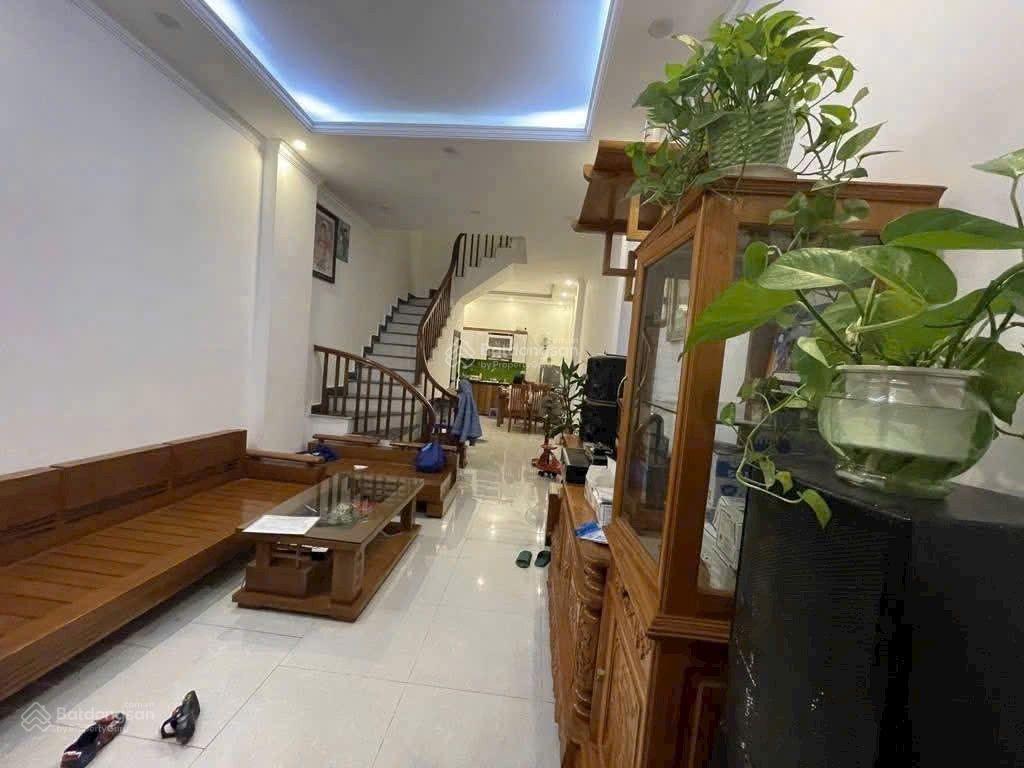 Bán nhà phố ngọc khánh  ba đình 60m² 5 tầng giá chào 11 tỷ có thương lượng ngõ 3m sát phố