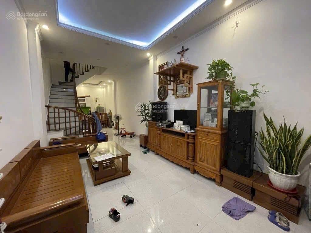 Bán nhà phố ngọc khánh  ba đình 60m² 5 tầng giá chào 11 tỷ có thương lượng ngõ 3m sát phố