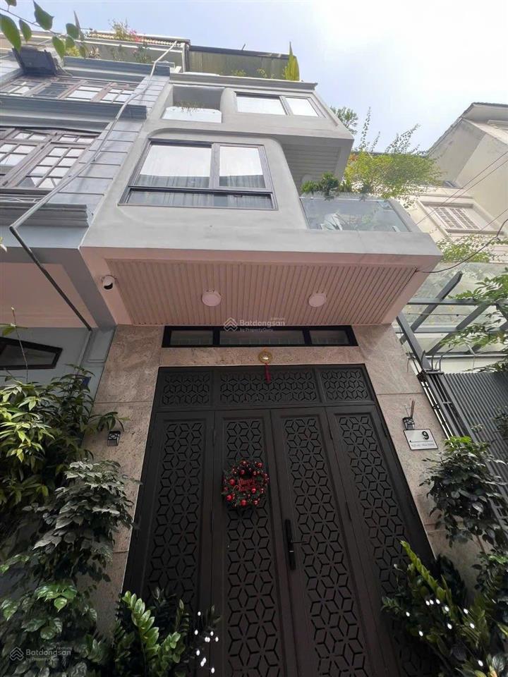 Chính chủ bán nhà xã đàn  sát hồ đắc di  đống đa  10m ra phố  gần hồ 48m 6 tầng, giá chào 11 tỷ