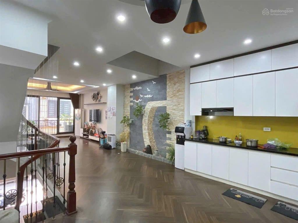 Bán nhà phố đào tấn  liễu giai  quận ba đình  5 tầng 48m²  giá  cách mặt phố 20m  2 thoáng 