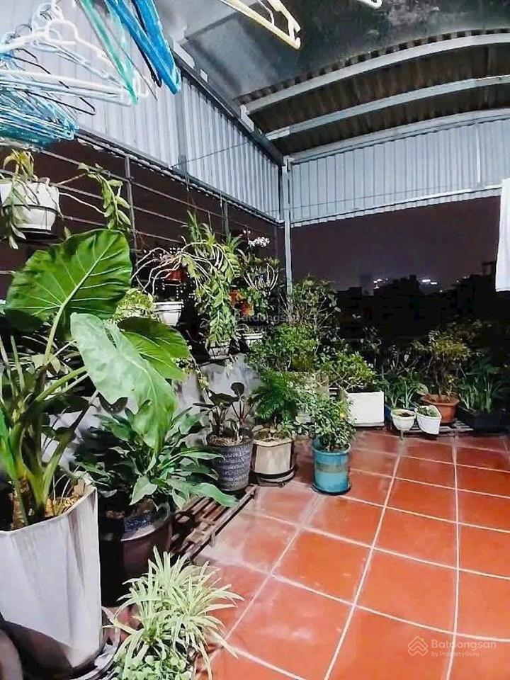 Bán nhà chính chủ phố hoàng cầu  55m 5 tầng giá chào 12 tỷ có thương lượng  ngõ ô tô  hai thoáng
