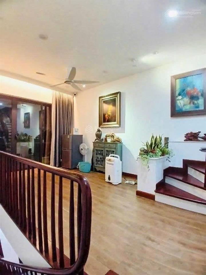 Bán nhà chính chủ phố hoàng cầu  55m 5 tầng giá chào 12 tỷ có thương lượng  ngõ ô tô  hai thoáng