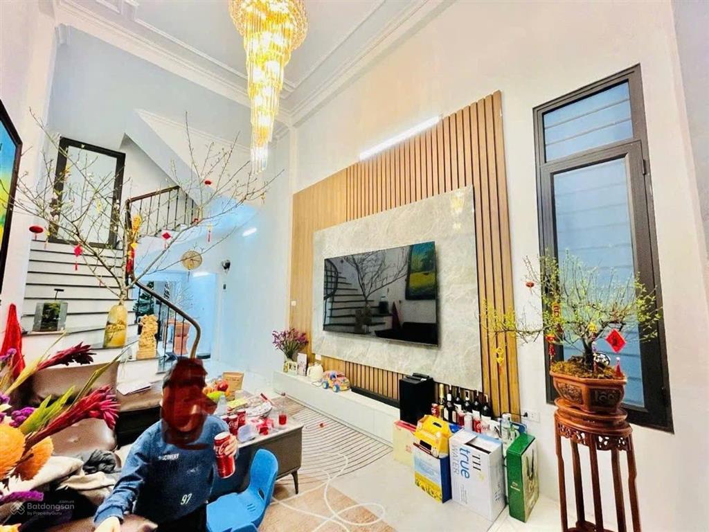 Chính chủ bán nhà xã đàn  kim liên  phạm ngọc thạch 75m2 5tầng gia chào 11tỷ, 3 thoáng, ngõ thông